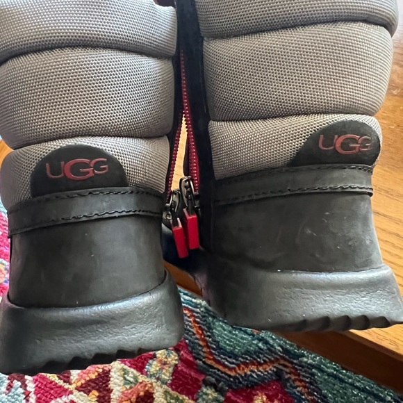 Toddler Unisex UGG Waterproof Winter Boots - Picture 2 of 9